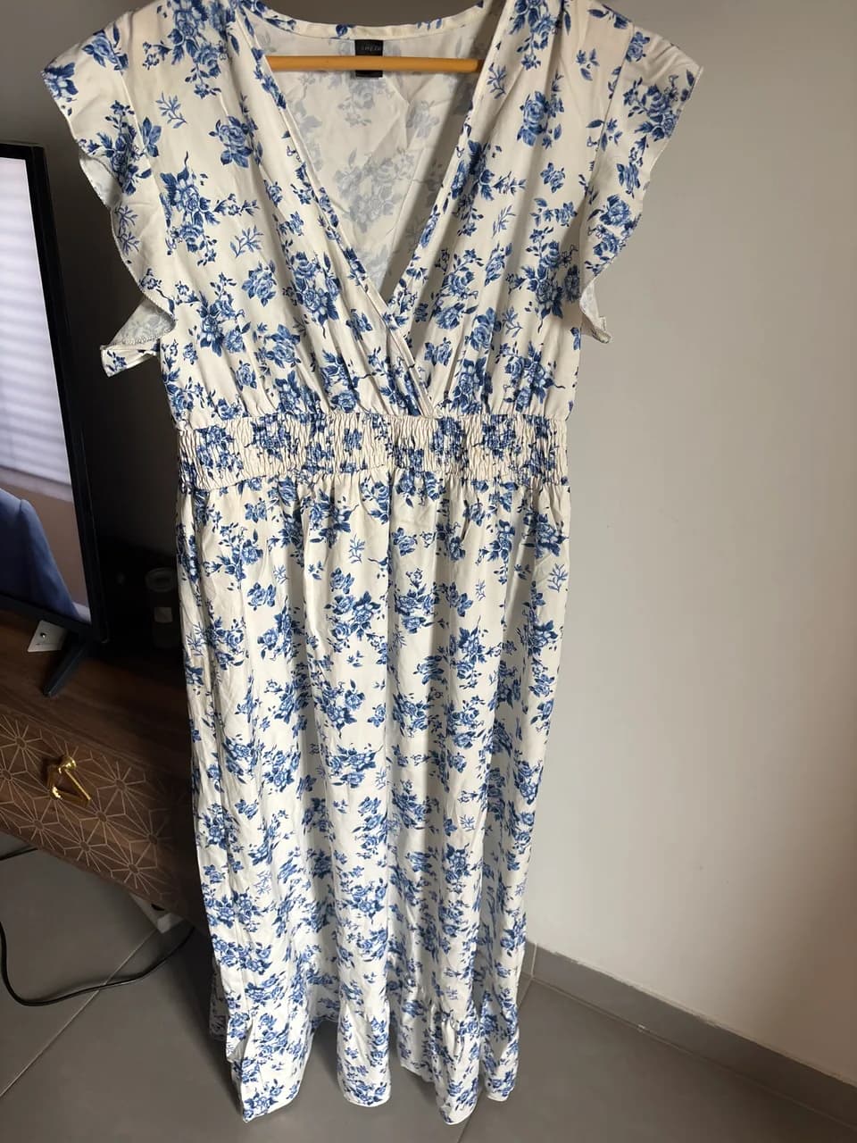 Robe à fleur bleue