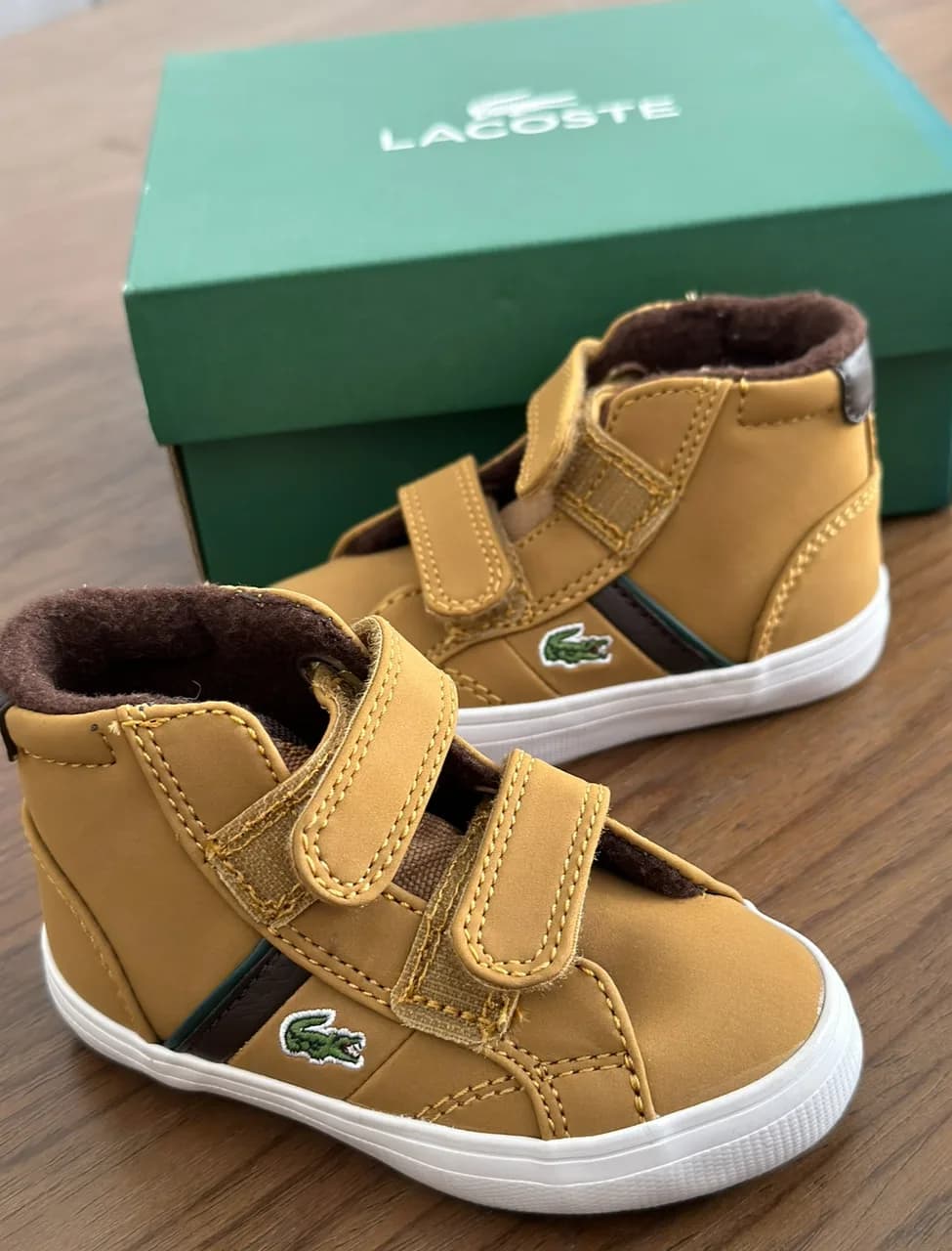 Chaussures Lacoste bébé 19.5